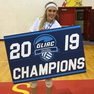 Meet your Posher, Courtney